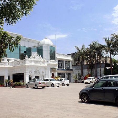 Hotel Deep Palace Лакхнау Экстерьер фото