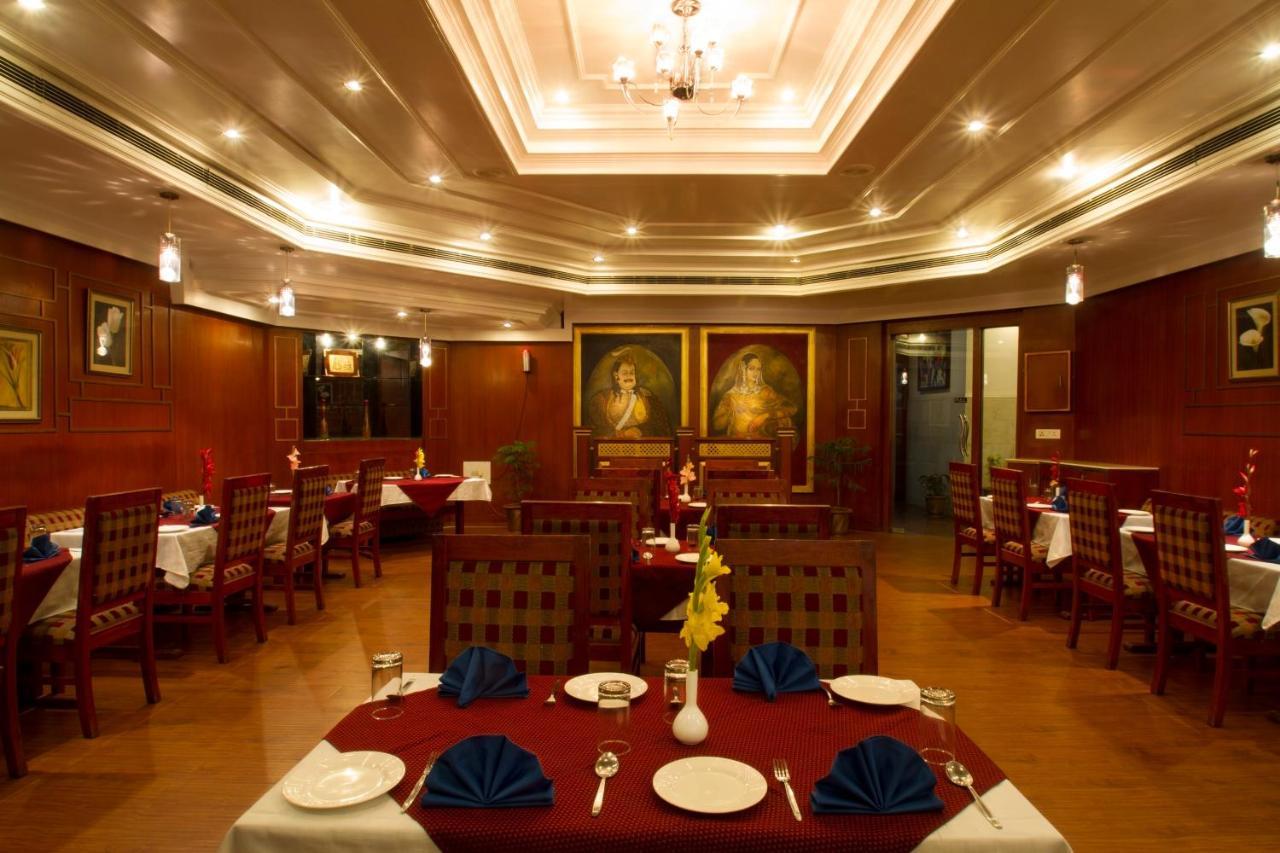 Hotel Deep Palace Лакхнау Экстерьер фото
